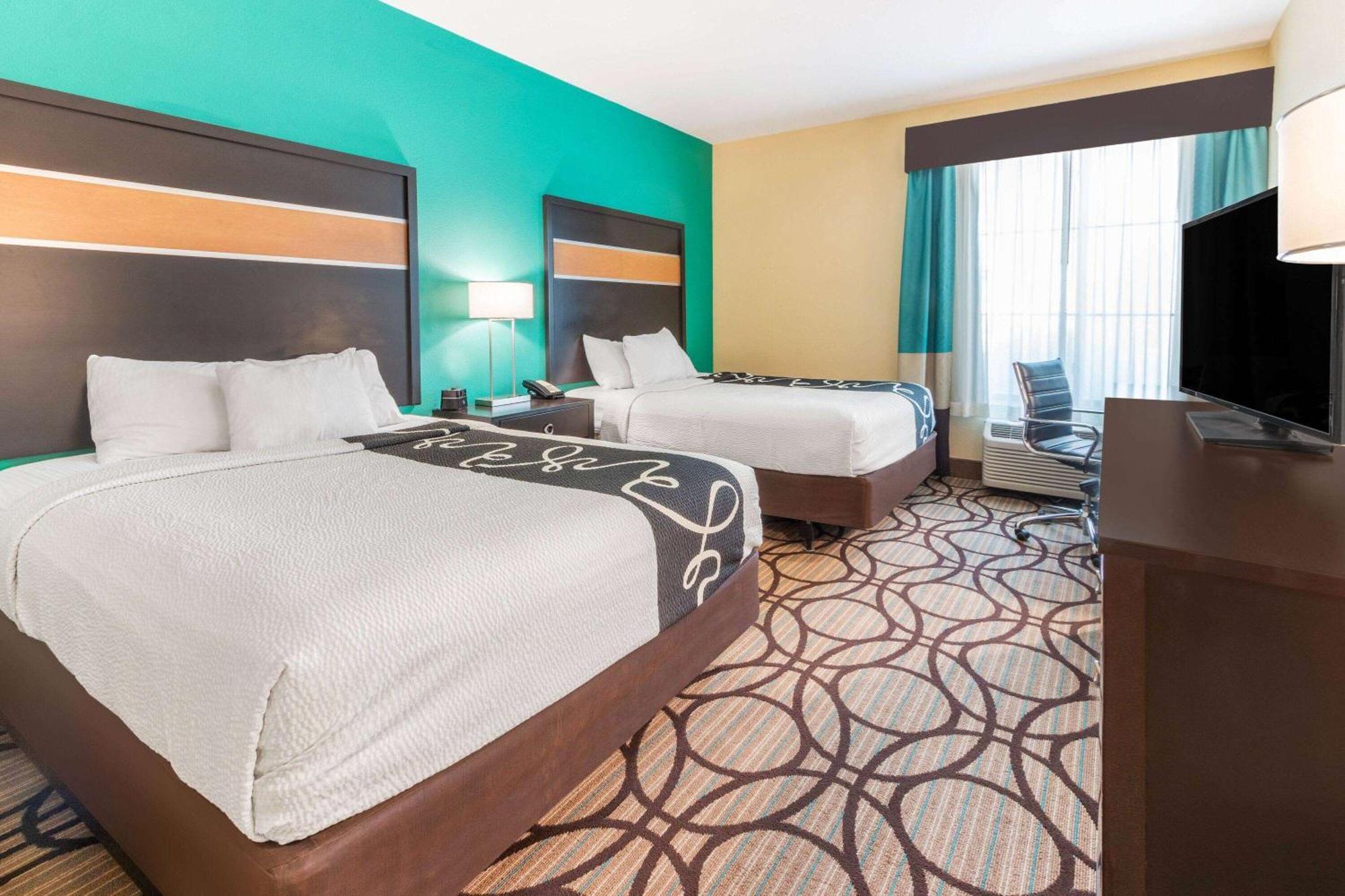 La Quinta By Wyndham Carlsbad Hotell Exteriör bild