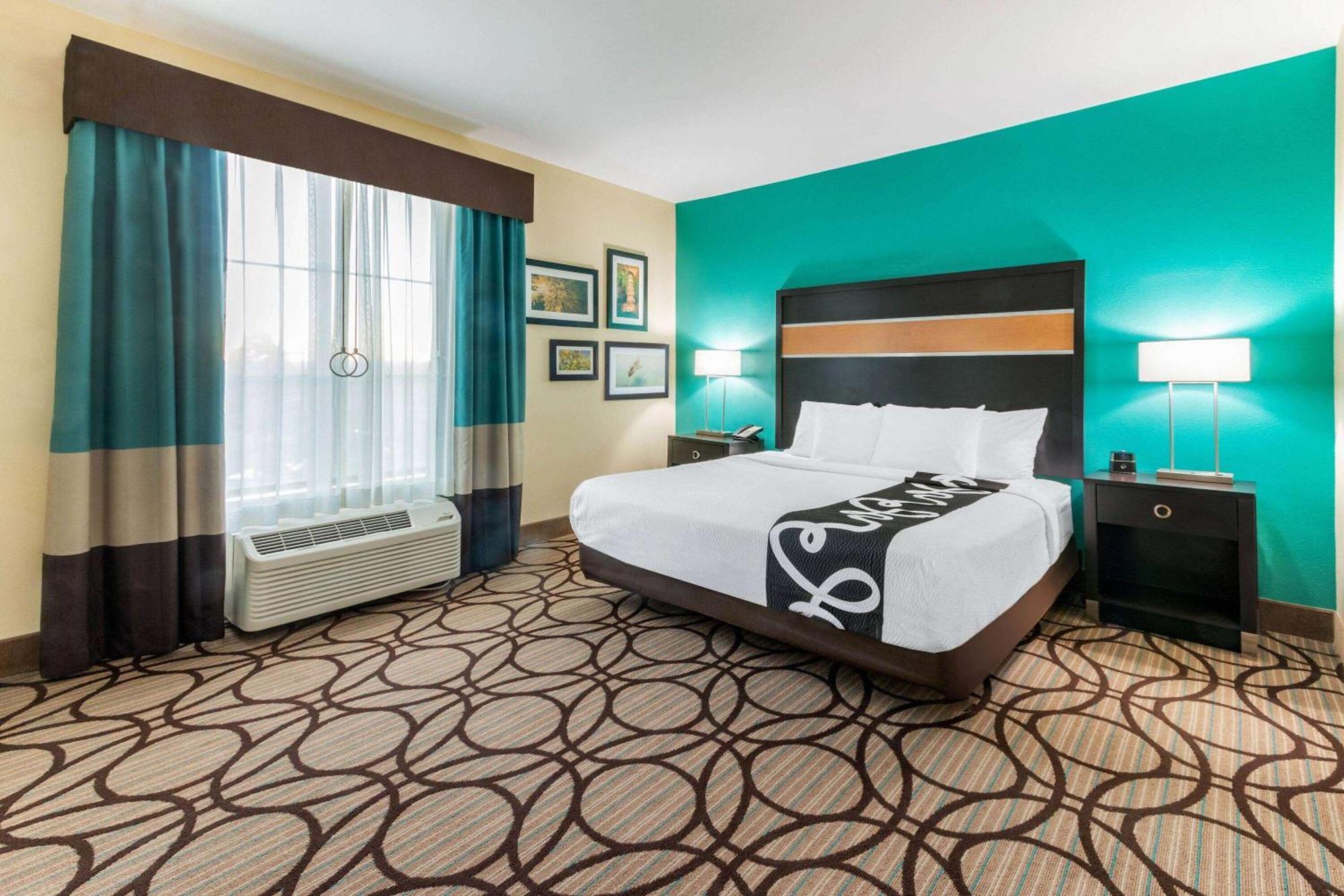 La Quinta By Wyndham Carlsbad Hotell Exteriör bild