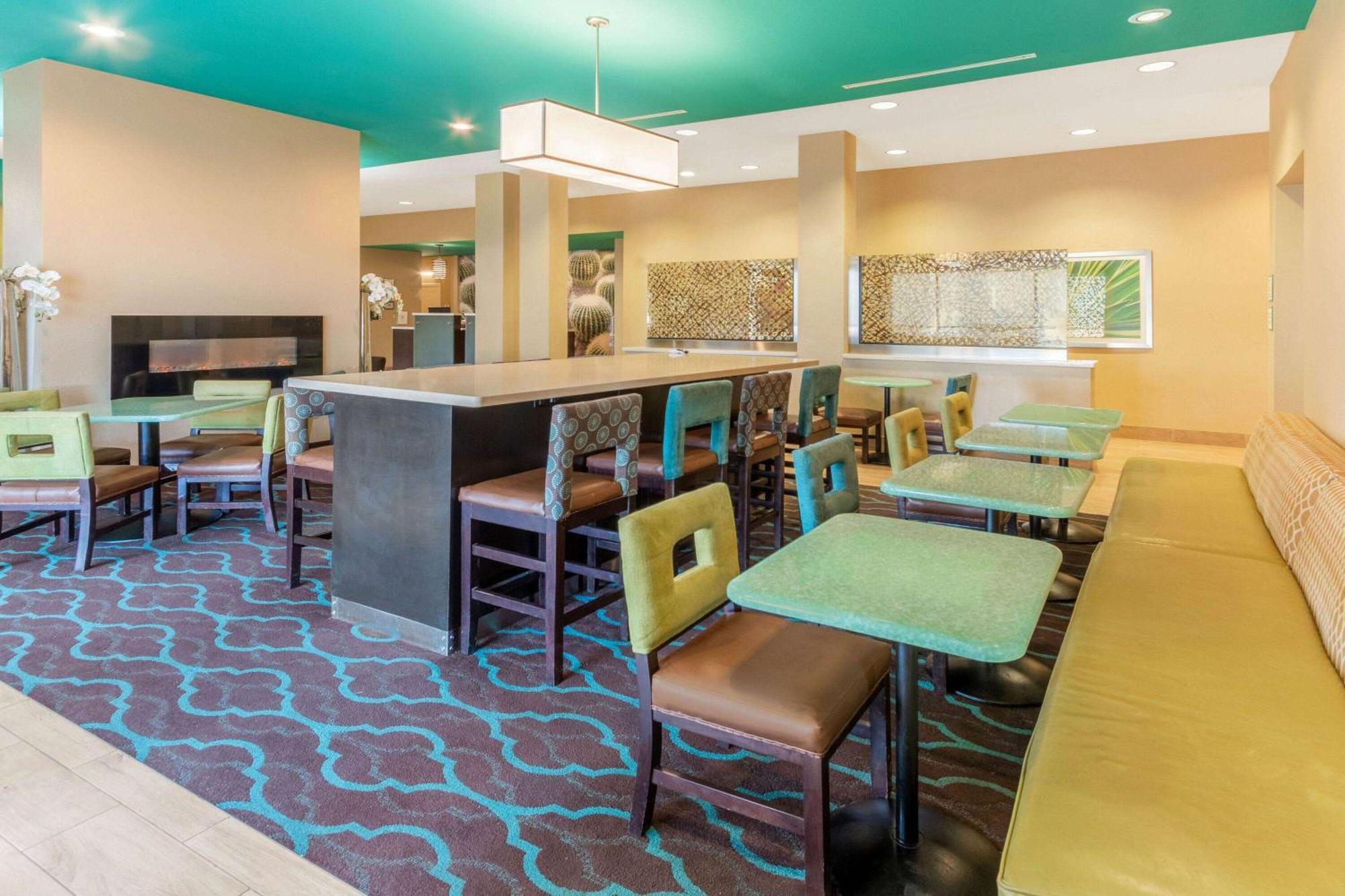 La Quinta By Wyndham Carlsbad Hotell Exteriör bild