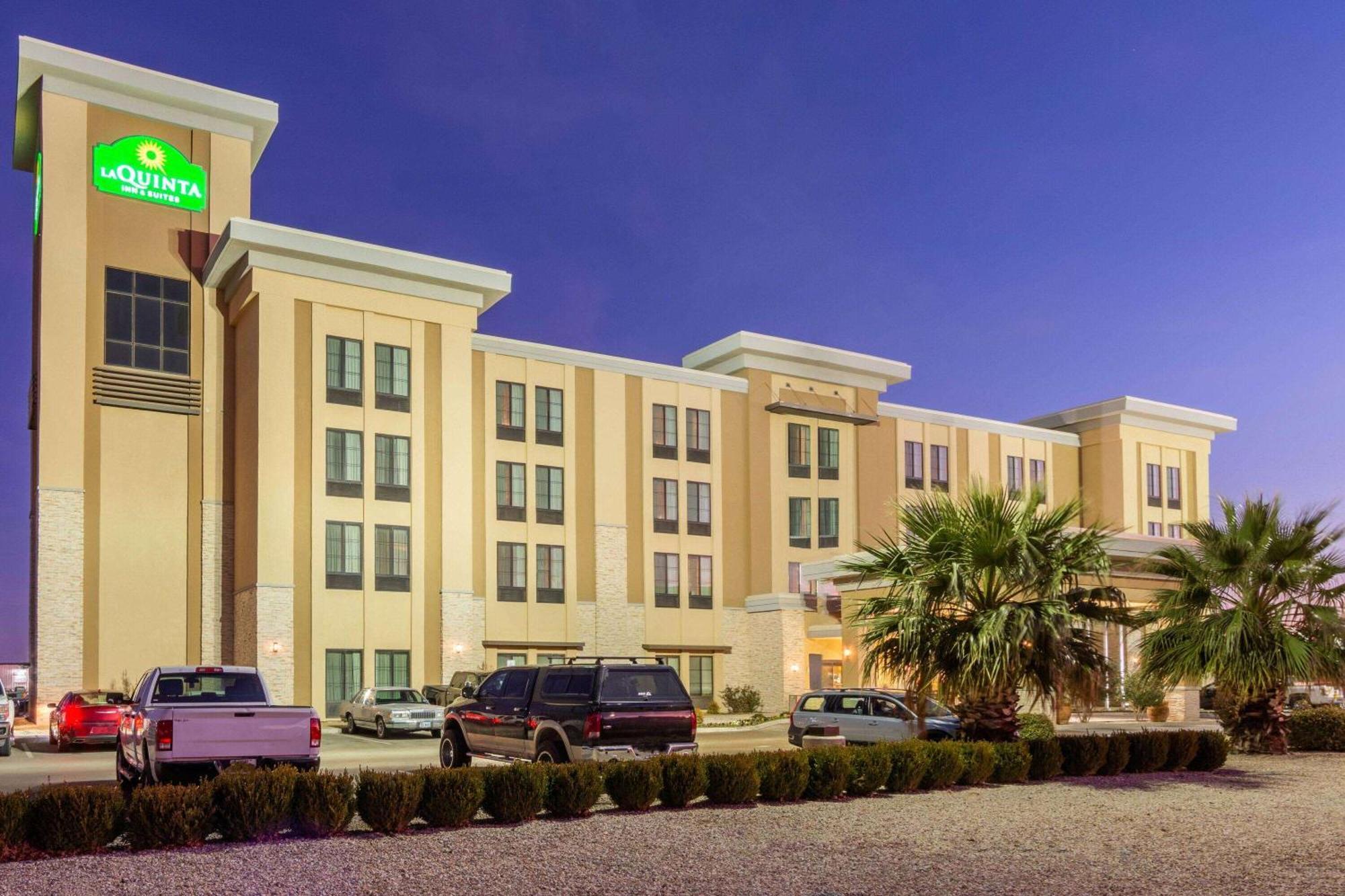 La Quinta By Wyndham Carlsbad Hotell Exteriör bild