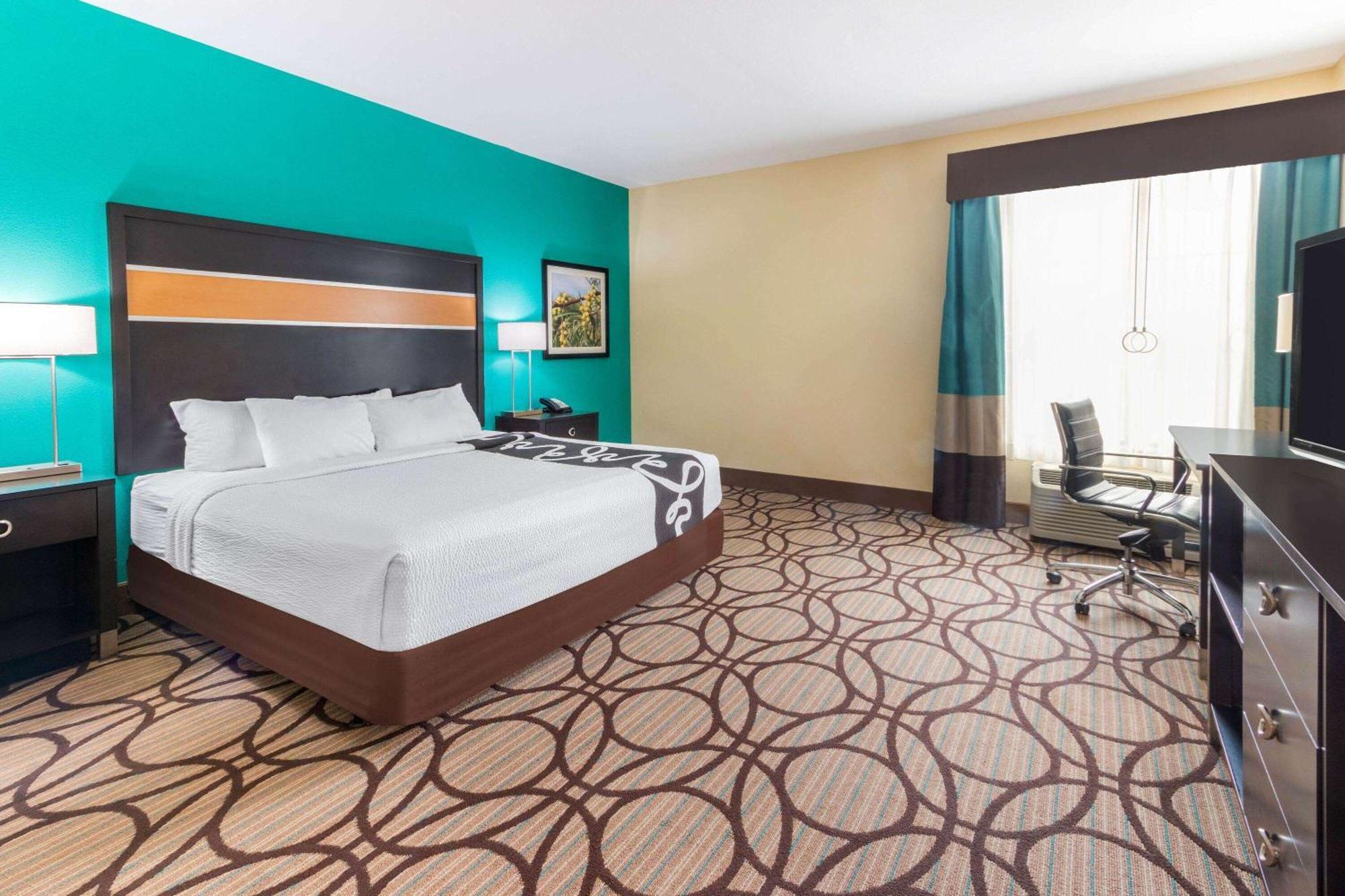 La Quinta By Wyndham Carlsbad Hotell Exteriör bild